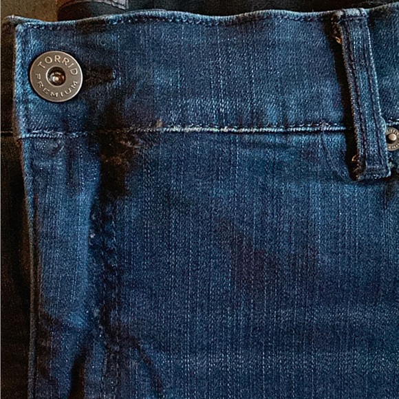 Torrid Bombshell Skinny Premium Jeans 24 XS (extra short) - Picture 5 of 8